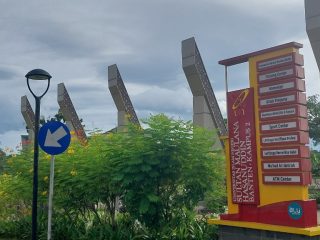 Kampus UIN Sultan Maulana Hasanuddin Banten yang berhasil menembus 10 besar PTKIN terbaik Indonesia versi UniRank 2026.