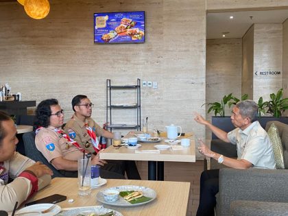 Ketua Kwarda Pramuka Banten saat melakukan koordinasi dengan Kwarnas di Jakarta untuk mempercepat pelantikan kepengurusan baru.