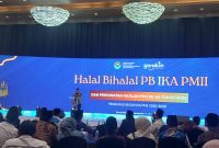 Ketua Umum PB IKA PMII Fathan Subchi saat memberikan arahan dalam acara Halalbihalal dan konsolidasi nasional di Kemayoran, Jakarta, Minggu, 19 April 2026