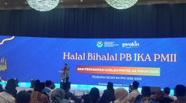 Ketua Umum PB IKA PMII Fathan Subchi saat memberikan arahan dalam acara Halalbihalal dan konsolidasi nasional di Kemayoran, Jakarta, Minggu, 19 April 2026