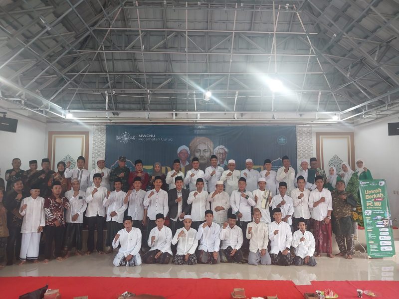 Pelantikan pengurus MWCNU Kecamatan Curug, Kota Serang, di Pondok Pesantren Hidayatul Mubtadiin Bani Nurzen, Kamis, 30 April 2026, berlangsung khidmat dan penuh semangat kebersamaan.