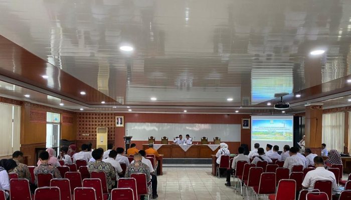 Pemkab Serang jelaskan soal pembangunan di wilayah Kabupaten Serang yang terus berkembang menjadi salah satu alasan revisi total RTRW untuk menyesuaikan tata ruang dengan kondisi terbaru.
