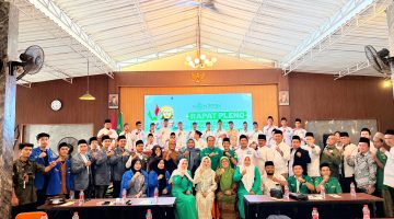 Pengurus Cabang Nahdlatul Ulama (PCNU) Kota Serang saat memberikan pernyataan terkait pentingnya menjaga persatuan menjelang Muktamar NU ke-35.