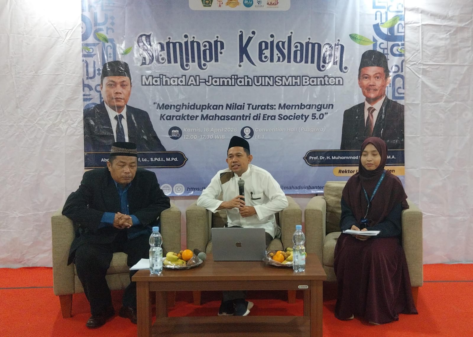 Ma'had Al-Jam'iah UIN SMH Banten, saat membuka seminar keislaman tentang penguatan turats di era digital di Gedung Pusgiwa Kampus 2, Kamis, 16 April 2026, diikuti ratusan mahasantri.
