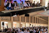 Ribuan alumni Pesantren Assalafie Assalafiat menghadiri Silaturrahim Nasional IKTASA dan Pengaosan ke-100 di Masjid Istiqlal, Jakarta, Minggu, 12 April 2026