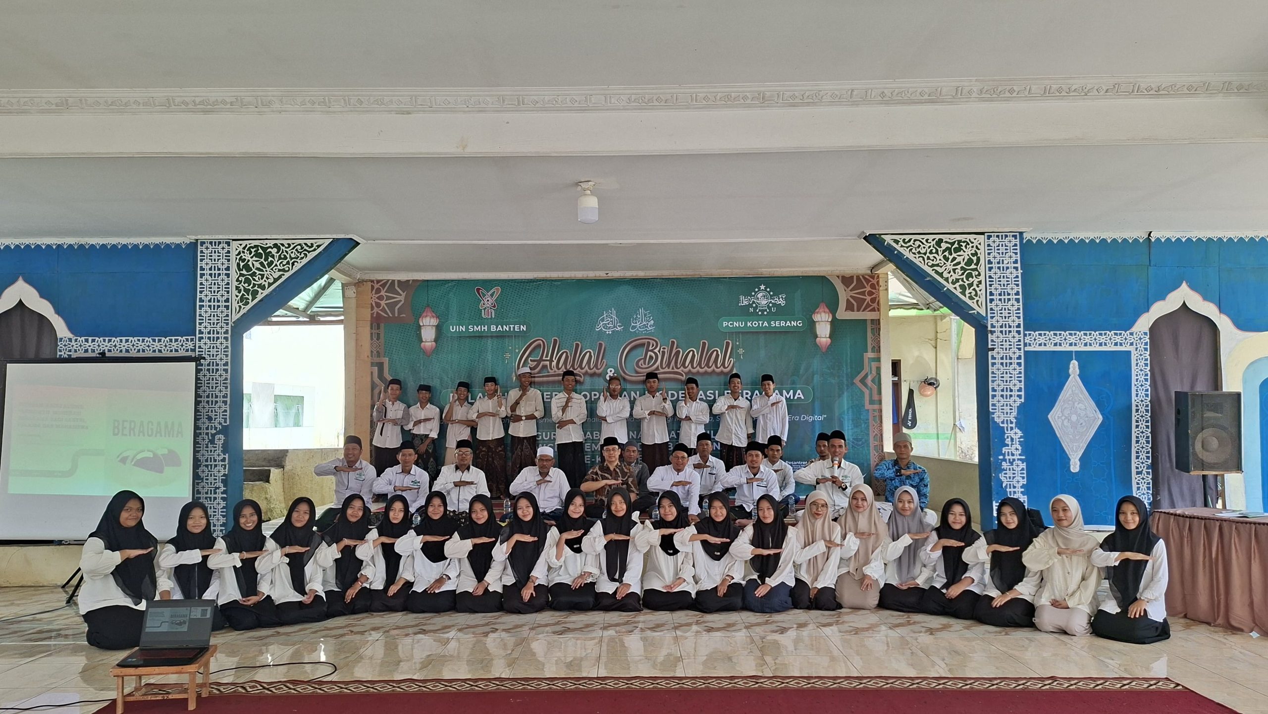 Suasana halalbihalal dan pelatihan moderasi beragama yang digelar PCNU Kota Serang bersama UIN SMH Banten di Pondok Pesantren Al-Fathaniyah Tengkele, Minggu, 12 April 2026