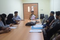 Suasana mediasi antara pekerja dan pihak PT Asietex di Kantor Disnaker Kabupaten Serang yang belum menghasilkan kesepakatan