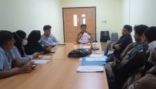 Suasana mediasi antara pekerja dan pihak PT Asietex di Kantor Disnaker Kabupaten Serang yang belum menghasilkan kesepakatan