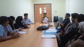 Suasana mediasi antara pekerja dan pihak PT Asietex di Kantor Disnaker Kabupaten Serang yang belum menghasilkan kesepakatan