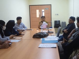 Suasana mediasi antara pekerja dan pihak PT Asietex di Kantor Disnaker Kabupaten Serang yang belum menghasilkan kesepakatan