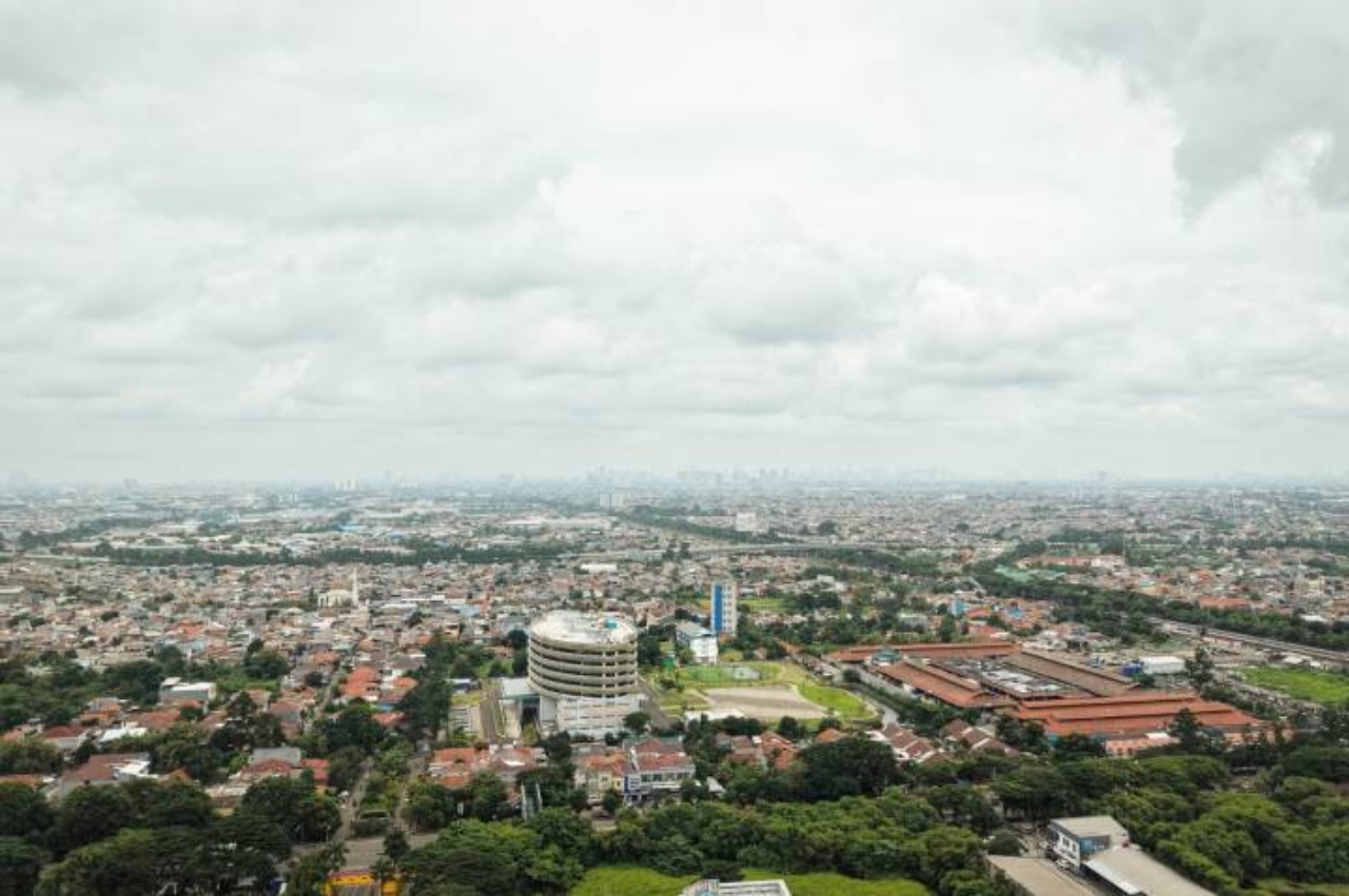 Di Kota Tangerang saat cuaca cerah selama libur panjang akhir Mei 2026