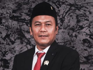 Anggota DPRD Banten saat mengikuti rapat pembahasan Propemperda 2026 yang memuat sejumlah raperda strategis terkait pendidikan, UMKM, hingga tata kelola BUMD.