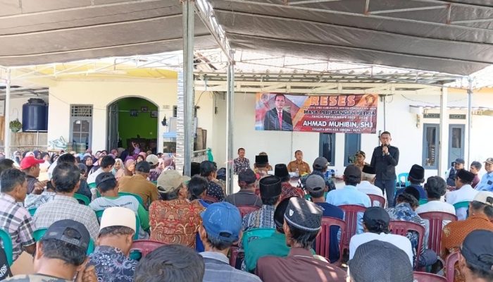 Anggota DPRD Kabupaten Serang Ahmad Muhibbin menyerap aspirasi warga Desa Lebak Kepuh terkait embung pertanian dan jalan rusak. Infrastruktur dan sektor pertanian jadi fokus utama dalam reses 2026.