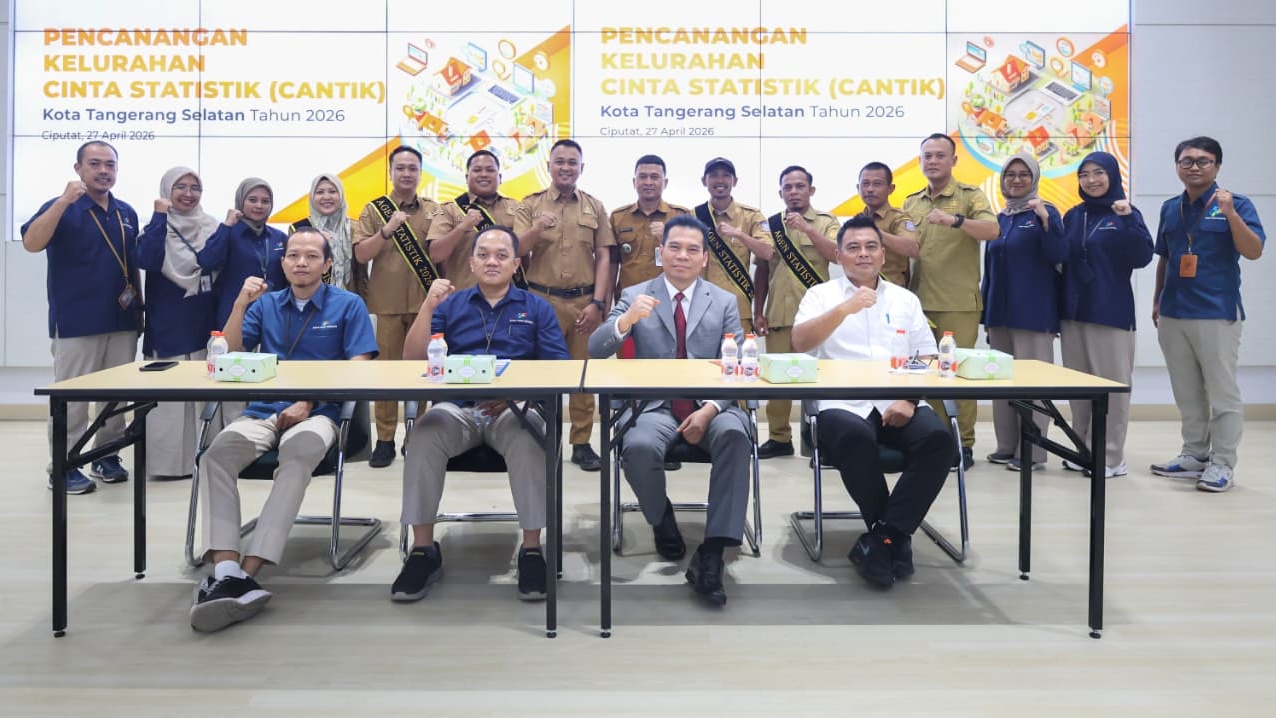 Aparatur kelurahan mengikuti pembinaan pengelolaan data dalam program Kelurahan CANTIK 2026 di Tangerang Selatan