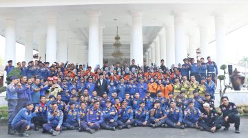Bupati Serang Ratu Rachmatuzakiyah memimpin upacara peringatan HUT Damkar, Hari Kesiapsiagaan Bencana, dan Hardiknas di Pendopo Bupati Serang
