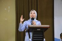 Bupati Serang Ratu Rachmatuzakiyah saat menghadiri kegiatan pemerintahan di Kabupaten Serang. Kebijakan tidak menggunakan fasilitas jabatan mendapat perhatian publik.