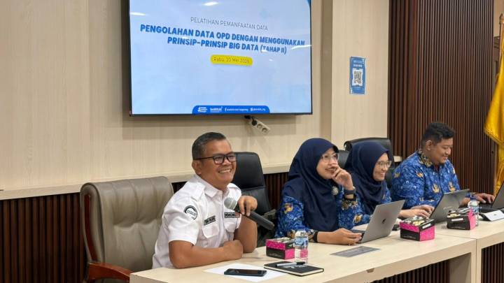 Diskominfo Kota Tangerang mempercepat transformasi pemerintahan digital melalui pelatihan statistik sektoral berbasis big data untuk seluruh OPD. Program ini ditargetkan mampu menghadirkan layanan publik yang lebih cepat, akurat, dan tepat sasaran.