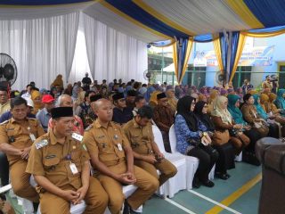 Tim verifikasi Provinsi Banten meninjau program Kampung KB Ceria di Kelurahan Cibodasari, Kota Tangerang.