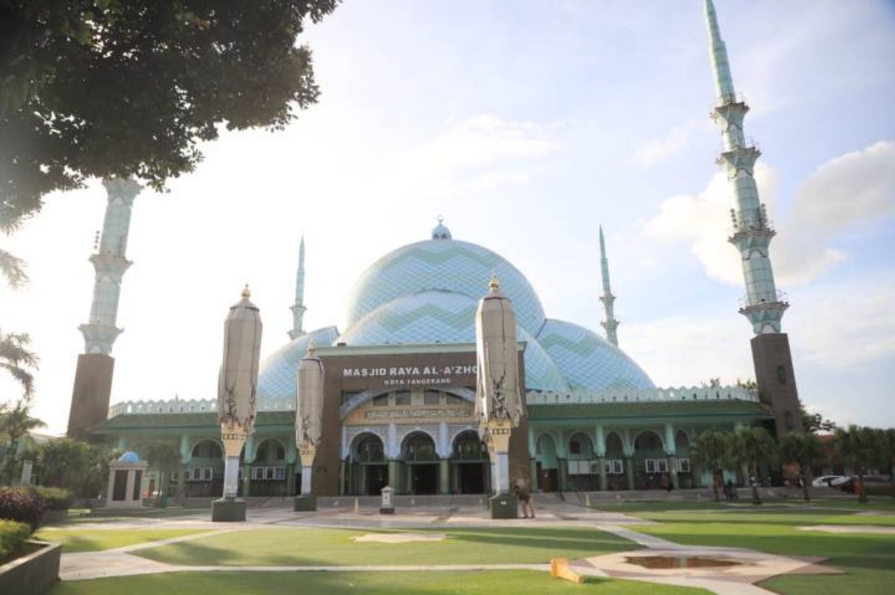 Festival Al-A’zhom 2026 di Kota Tangerang siap digelar pada 15-27 Juni mendatang. Pemkot Tangerang menyiapkan rangkaian syiar Islam, bazar kuliner, lomba Islami hingga gerak jalan sarungan yang diprediksi menyedot ribuan pengunjung
