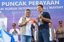 Gubernur Banten Andra Soni bersama Bupati Tangerang Maesyal Rasyid menghadiri perayaan May Day 2026 di Tigaraksa, Kabupaten Tangerang, sekaligus melepas lima ton ikan untuk kegiatan mancing bersama buruh.