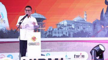 Gubernur Banten Andra Soni membuka Rakerda HIPMI Banten 2026 di Kota Serang dan mengajak pengusaha muda memanfaatkan peluang bisnis sektor pangan serta agrikultur.