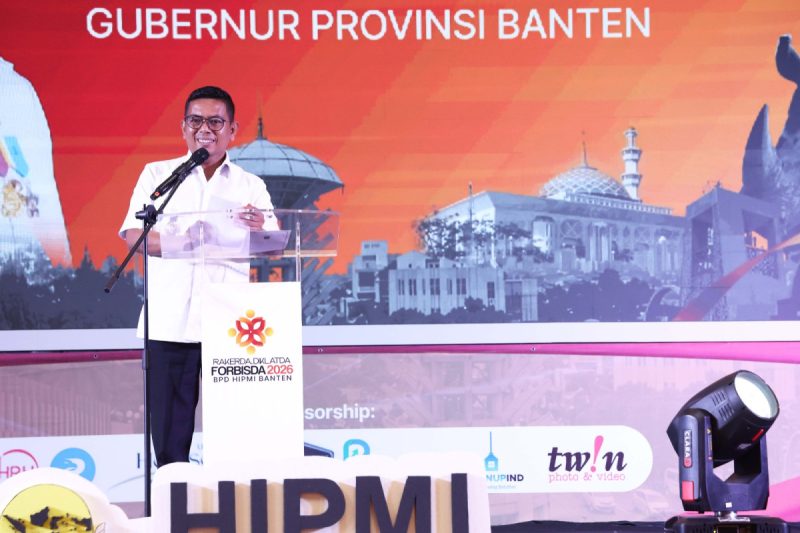 Gubernur Banten Andra Soni membuka Rakerda HIPMI Banten 2026 di Kota Serang dan mengajak pengusaha muda memanfaatkan peluang bisnis sektor pangan serta agrikultur.