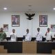 Gubernur Banten Andra Soni memimpin rapat koordinasi bersama BPJT, operator jalan tol, dan kepolisian guna meningkatkan pelayanan serta menertibkan pelanggaran di ruas Tol Jakarta-Tangerang dan Tangerang-Merak.