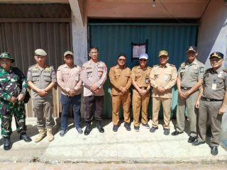 Tiga Kali Diperingatkan, Kios Penjual Tuak di Ciruas Akhirnya Disegel Satpol PP Kabupaten Serang 