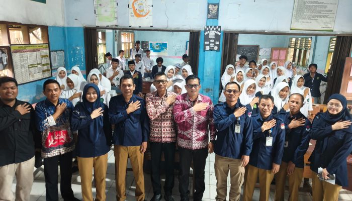 Siswa Madrasah Aliyah Nurul Huda Baros, Kabupaten Serang, antusias mengikuti kegiatan Sosialisasi dan Pendidikan Pemilih Berkelanjutan 2026 yang digelar KPU Kabupaten Serang bersama PDB, Selasa, 12 Mei 2026