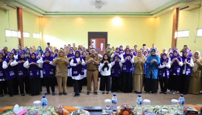 Kepala Dinas Kesehatan Kota Tangerang bersama Tim Pembina Posyandu saat membuka Lomba Posyandu Berprestasi dan Kader Posyandu Berprestasi Tingkat Kota Tangerang 2026 di Gedung Nyimas Melati.