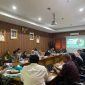 Kepala Disnaker Kota Tangerang saat memberikan pembinaan kepada puluhan LPK swasta guna meningkatkan kualitas tenaga kerja lokal agar siap bersaing di dunia industri.