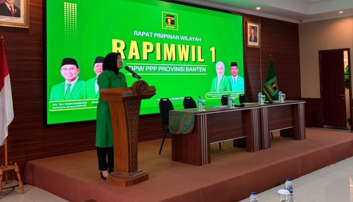 Ketua DPW PPP Banten Neng Siti Julaiha saat memberikan arahan dalam Rapimwil I PPP Banten di Tangerang, Sabtu, 2 Mei 2026