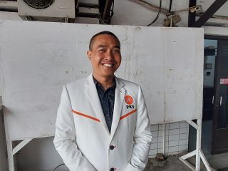 Ketua Komisi III DPRD Kabupaten Serang, Supiyanto, memberikan keterangan terkait upaya penyehatan PT Serang Berkah Mandiri (SBM). Dok. Kilas Banten