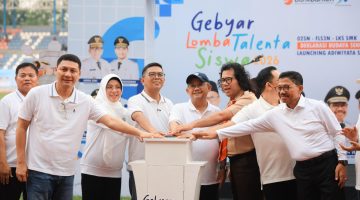 Mendikdasmen Abdul Mu’ti bersama Gubernur Banten Andra Soni menghadiri Gebyar Lomba Talenta Siswa 2026 di Stadion Benteng Reborn, Kota Tangerang.