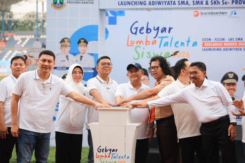 Mendikdasmen Abdul Mu’ti bersama Gubernur Banten Andra Soni menghadiri Gebyar Lomba Talenta Siswa 2026 di Stadion Benteng Reborn, Kota Tangerang.