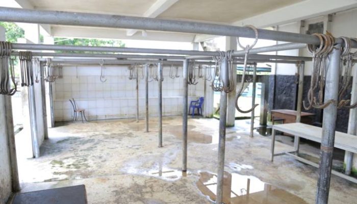 Menjelang Iduladha 1447 Hijriah, Pemkot Tangerang membuka layanan pemotongan hewan kurban di RPH Bayur dengan tarif hanya Rp60 ribu per ekor. Fasilitas lengkap, higienis, dan pembayaran sudah menggunakan QRIS.