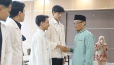Muhamad Sahid dan Fajar Nugraha resmi dilantik sebagai Presiden dan Wakil Presiden Mahasiswa DEMA UIN SMH Banten periode 2026 di Aula Serbaguna Gedung Rektorat UIN SMH Banten, Kamis, 7 Mei 2026.