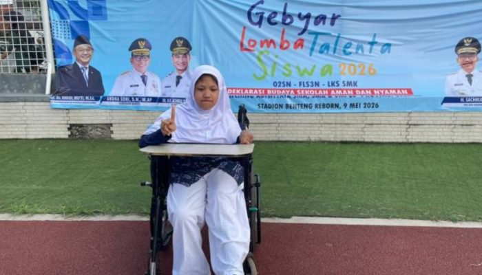 Nayla Alifia, siswi tunadaksa asal SKH YDKW 03 Kota Tangerang, menunjukkan semangat belajar dan berkarya melalui dunia sastra hingga berhasil melaju ke ajang FLS3N tingkat Provinsi Banten 2026