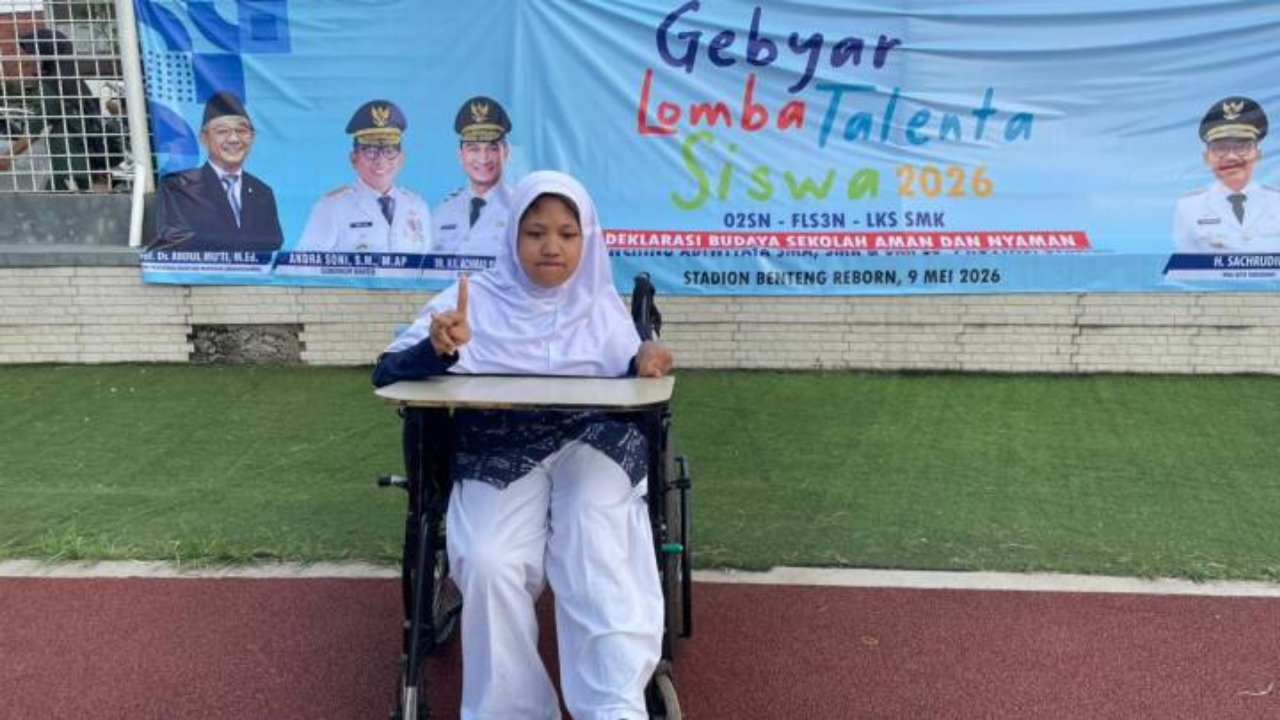 Nayla Alifia, siswi tunadaksa asal SKH YDKW 03 Kota Tangerang, menunjukkan semangat belajar dan berkarya melalui dunia sastra hingga berhasil melaju ke ajang FLS3N tingkat Provinsi Banten 2026