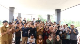 Panitia KKN Nusantara 2026 bersama perwakilan PkM UIN SMH Banten PTKIN se-Indonesia melakukan pemetaan sosial di kawasan Baduy Luar, Leuwidamar, Kabupaten Lebak