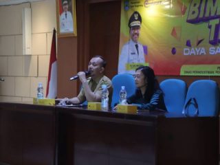 Pelaku UMKM mengikuti pelatihan peningkatan desain dan daya saing produk yang digelar Disperindagkop UKM Kota Tangerang di Gedung Cisadane.