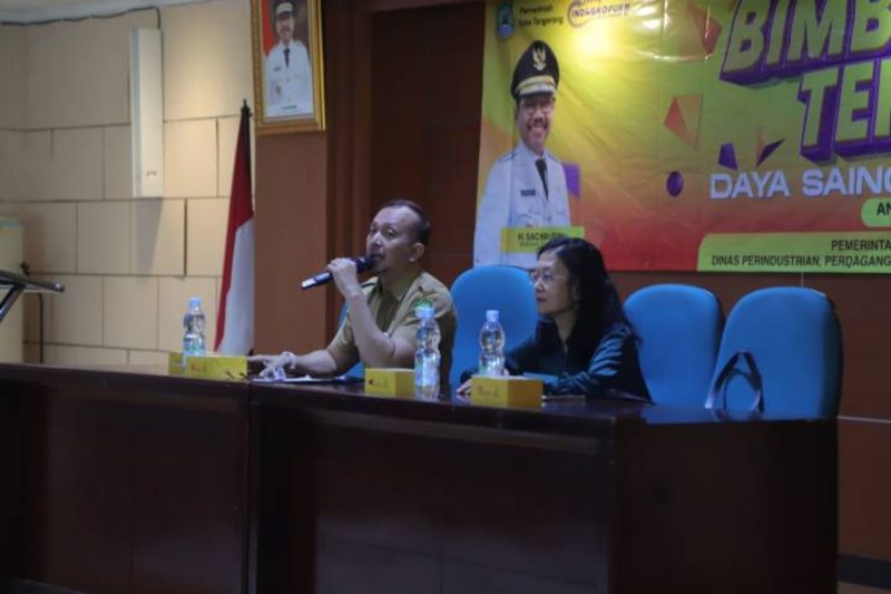 Pelaku UMKM mengikuti pelatihan peningkatan desain dan daya saing produk yang digelar Disperindagkop UKM Kota Tangerang di Gedung Cisadane.