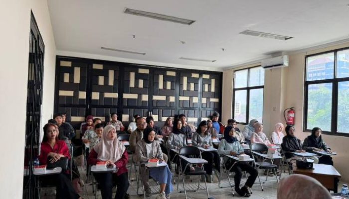 Pemkot Tangerang memperkuat perlindungan calon pekerja migran melalui sosialisasi jalur kerja luar negeri resmi dan aman. Warga diminta waspadai modus penyalur ilegal yang menjanjikan gaji besar tanpa perlindungan hukum.