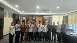 Pengurus IKA UIN SMH Banten periode 2026-2030 saat melakukan silaturrahim dengan Rektor UIN SMH Banten Prof Muhammad Ishom di Gedung Rektorat, Senin 11 Mei 2026.