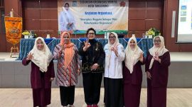 Peserta pelatihan Gabungan Organisasi Wanita Kota Tangerang mengikuti kegiatan penguatan kapasitas organisasi di Gedung Nyimas Melati.