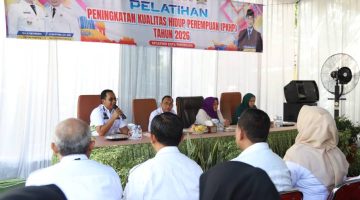 Peserta pelatihan PKHP di Kecamatan Jatiuwung mengikuti sesi kewirausahaan yang digelar Pemkot Tangerang