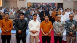 Petugas BPS melakukan pendataan door to door kepada pelaku usaha dalam pelaksanaan Sensus Ekonomi 2026