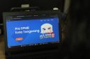 Petugas Dinas Pendidikan Kota Tangerang memberikan pendampingan kepada masyarakat terkait proses Pra-SPMB 2026 guna mencegah praktik pungli dan percaloan dalam penerimaan siswa baru.