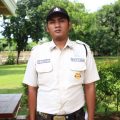 Petugas keamanan berjaga di area perkantoran. BAZNAS Kota Tangerang membuka pelatihan vokasi sekuriti gratis untuk masyarakat penerima zakat guna meningkatkan keterampilan kerja dan peluang kerja tetap.