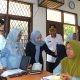 Petugas melakukan normalisasi sungai di wilayah Kabupaten Serang sebagai bagian dari program penataan lingkungan dan pengendalian banjir pemerintahan Zakiyah–Najib.
